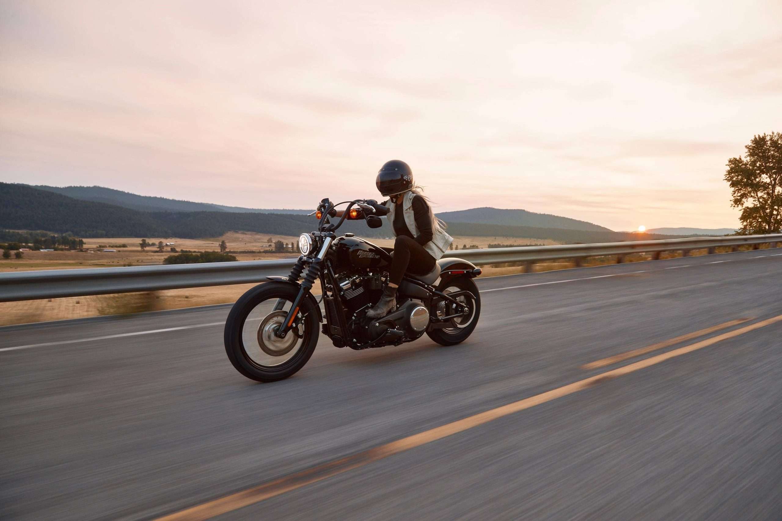 What Motorcycle Gear Should You Wear When Riding?